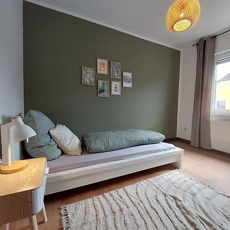 Cozy Home, 7 Beds, Wifi, Kitchen, Balcony, Center