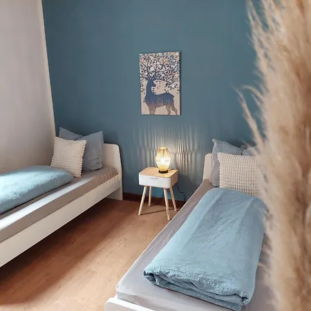 Cozy Home, 7 Beds, Wifi, Kitchen, Balcony, Center * Bielefeld