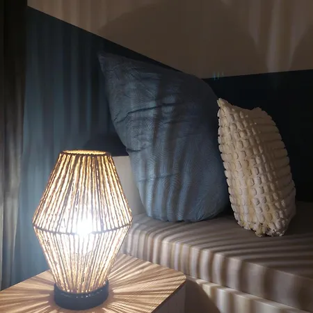 Cozy Home, 7 Beds, Wifi, Kitchen, Balcony, Center בית נופש