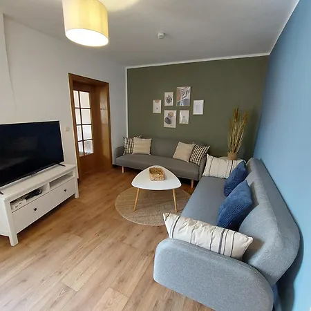 Cozy Home, 7 Beds, Wifi, Kitchen, Balcony, Center * Bielefeld