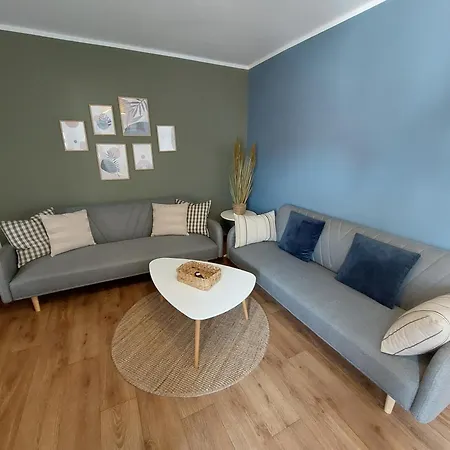 Cozy Home, 7 Beds, Wifi, Kitchen, Balcony, Center *