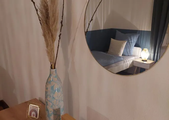 Cozy Home, 7 Beds, Wifi, Kitchen, Balcony, Center *