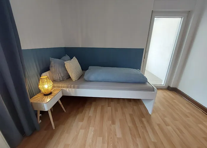 Cozy Home, 7 Beds, Wifi, Kitchen, Balcony, Center *