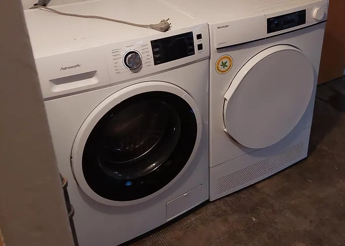 Cozy Home, 7 Beds, Wifi, Kitchen, Balcony, Center * Bielefeld