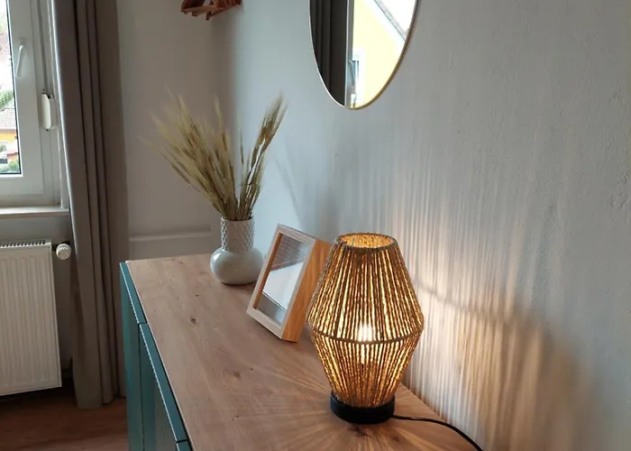 度假居 Cozy Home, 7 Beds, Wifi, Kitchen, Balcony, Center