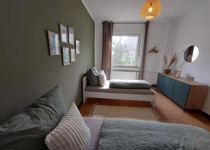 度假居 Cozy Home, 7 Beds, Wifi, Kitchen, Balcony, Center