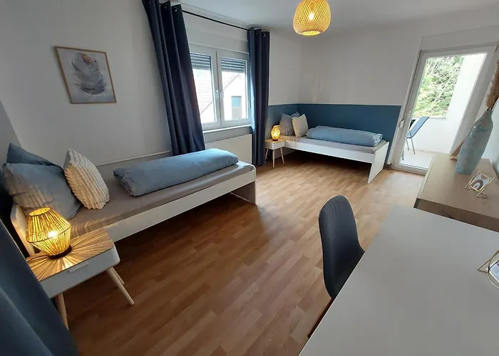 Cozy Home, 7 Beds, Wifi, Kitchen, Balcony, Center *